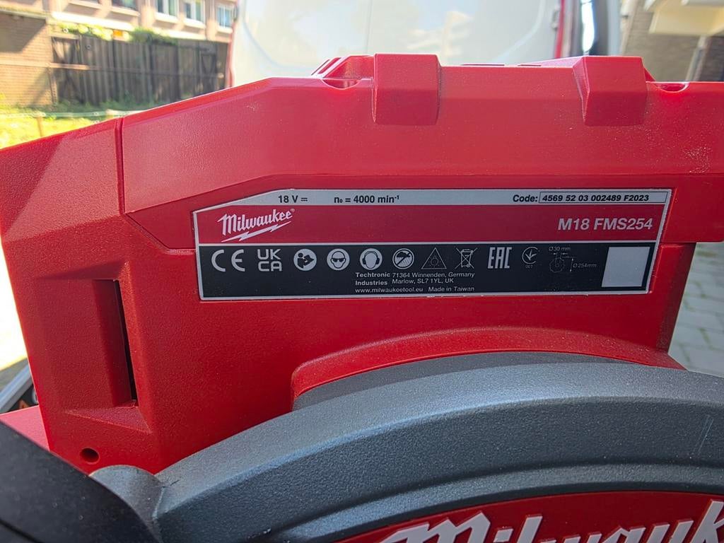 Milwaukee M18 FMS254 afkortzaag, Doe-het-zelf en Verbouw, Gereedschap | Machine-onderdelen en Toebehoren, Ophalen, Zo goed als nieuw