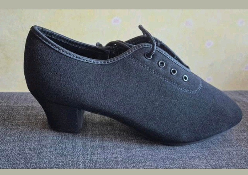 Nieuwe zwarte dansschoenen in maat 40. Binnenzool 25 cm., Zwart, Nieuw, Dansschoenen, Ophalen of Verzenden