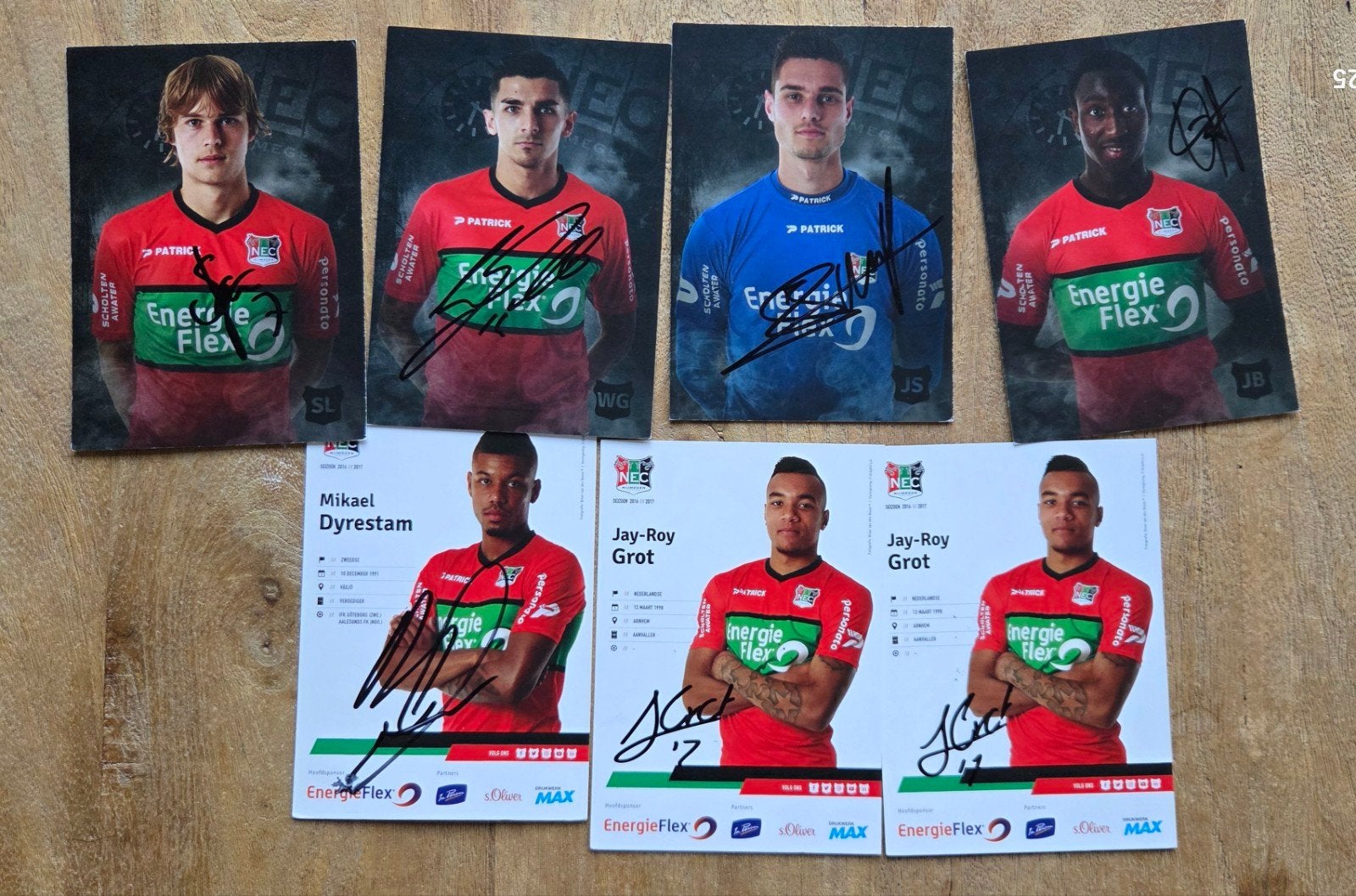 26x NEC Nijmegen spelerskaarten originele handtekeningen, Ophalen of Verzenden, Zo goed als nieuw