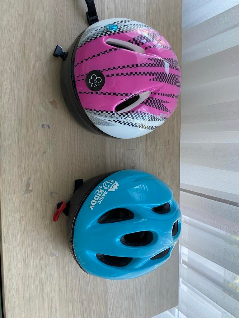 2 kinderfietshelmen: roze en blauw, Oxylane Kiddy Basic, Ophalen, Gebruikt, Overige maten, Jongen of Meisje
