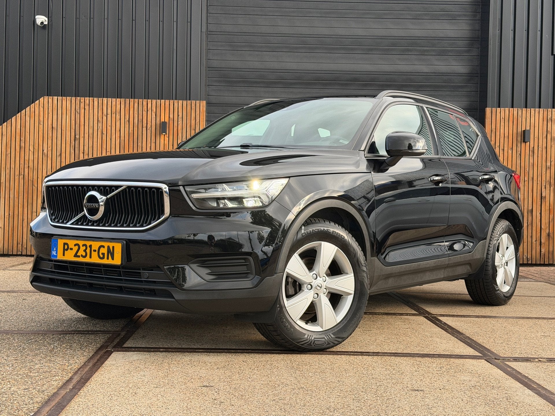 Volvo XC40 1.5 T2 Momentum Core Cruise Clima Camera Dealer o, Auto's, Volvo, Voorwielaandrijving, Stof, Gebruikt, 129 pk