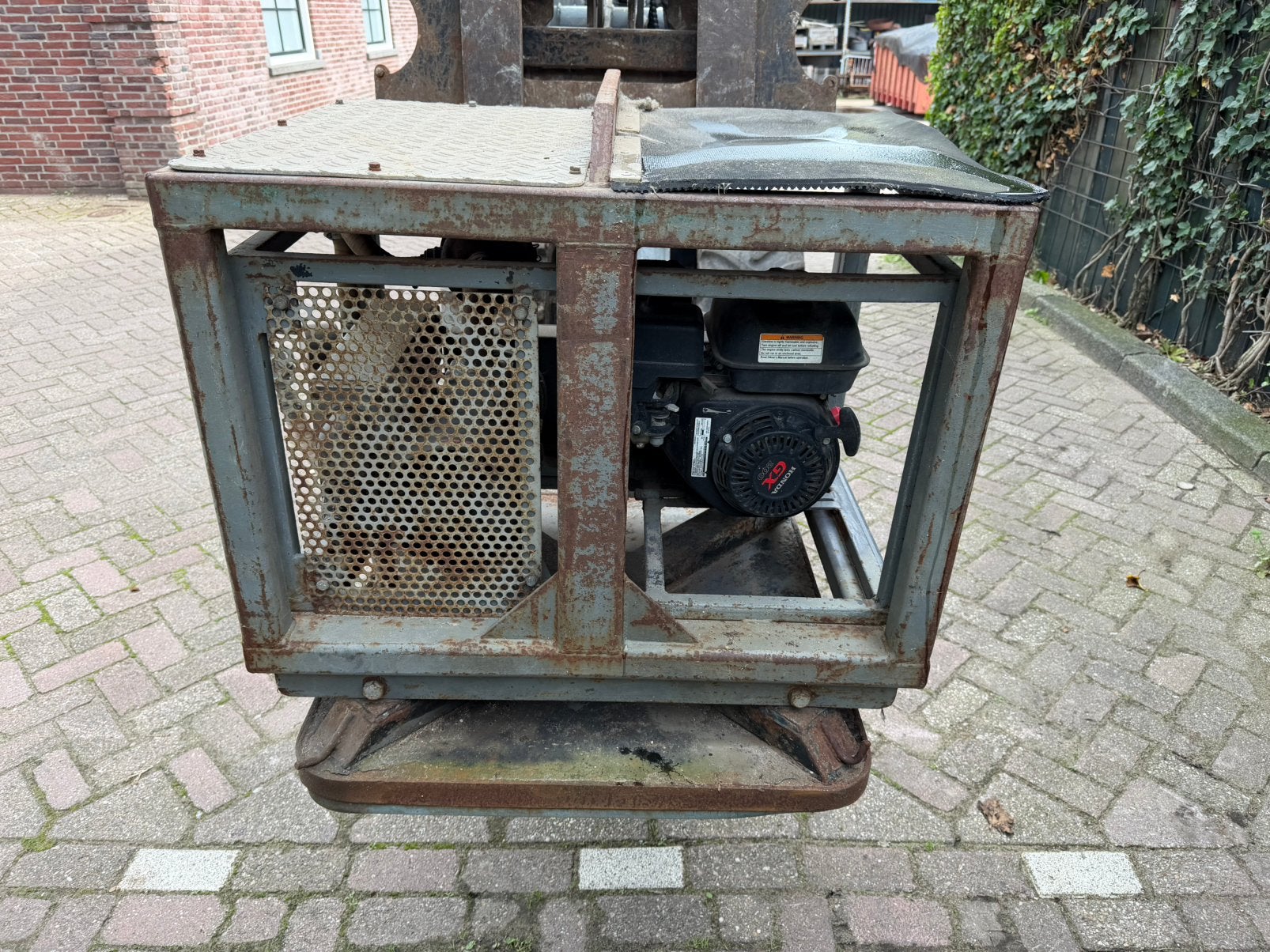 Vacuum unit benzine