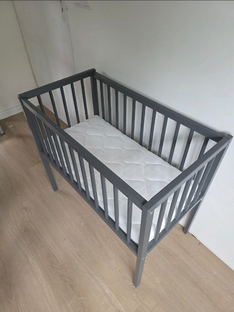 Wiegje baby met doorademend matras., Ophalen, Zo goed als nieuw, Wieg
