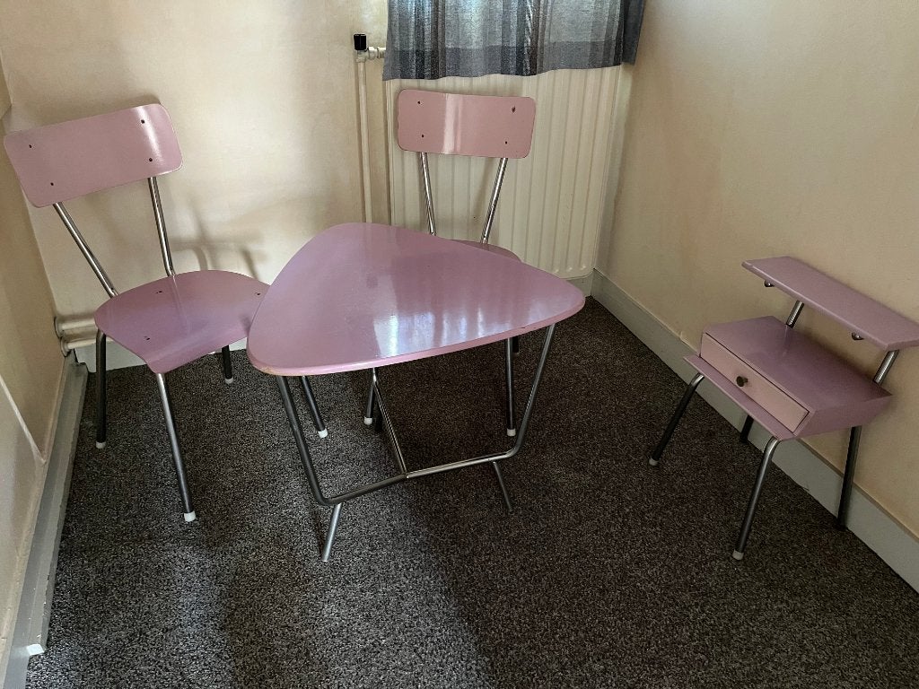 Retro vintage tafel en stoeltjes en nachtkastje (set)., Ophalen, Gebruikt, Minder dan 45 cm, Metaal of Aluminium