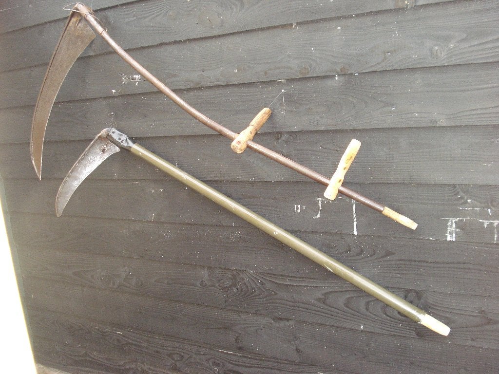Antieke zeis 2x ,een maal maai zeis en  {sloot zeis kanthaak, Ophalen