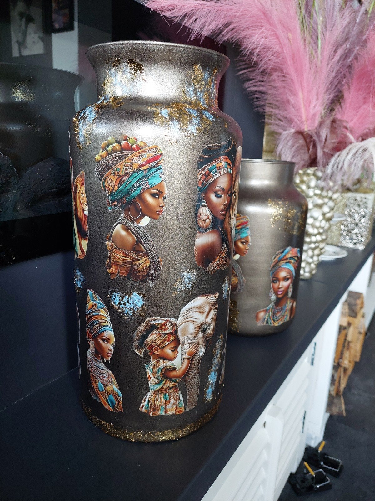 Nw Afrikaanse decoupage vaas nr.2, Ophalen