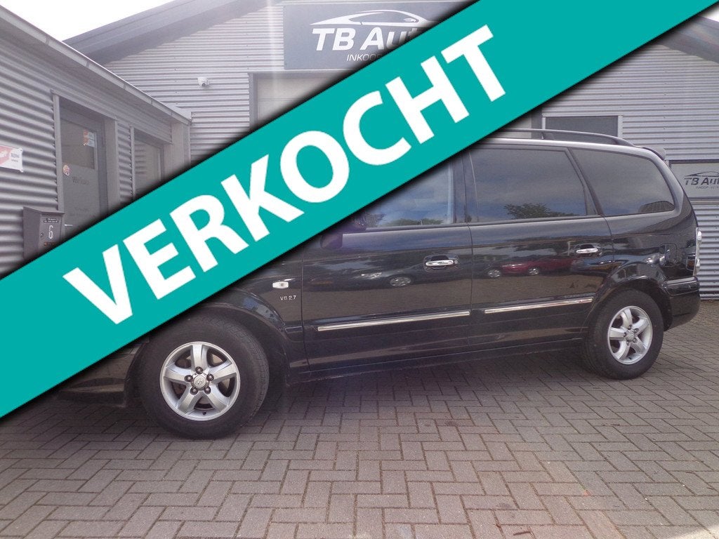 Hyundai Trajet 2.7i V6 Style Motion 7-PRS ! AIRCO / AUTOMAAT, Auto's, Hyundai, Gebruikt, 700 kg, Zwart, 171 pk