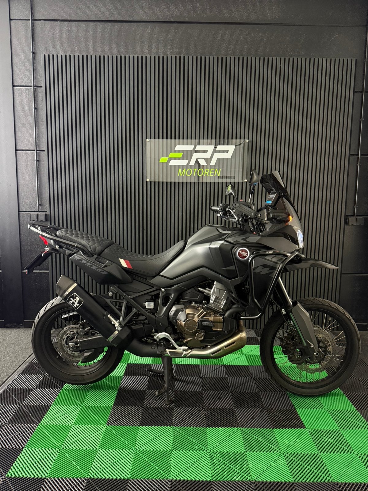 Honda CRF 1100 2024 Africa Twin DCT | Full Option, Industrieweg 1-40, 2712LA, 2 cilinders, Occasion, Traction Control