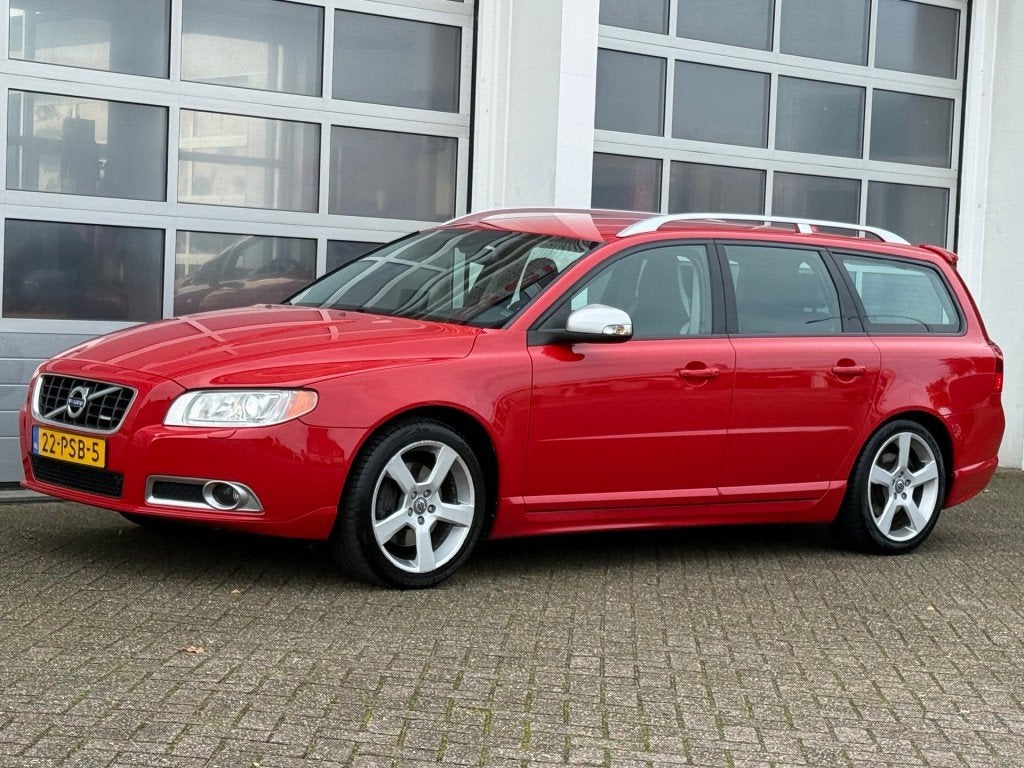 Volvo V70 2.0 Turbo 203PK R-Design Xenon Navi Leer Trekhaak, Auto's, Voorwielaandrijving, Euro 5, 4 cilinders, Handgeschakeld