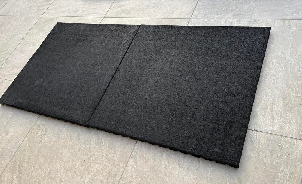 Rubber tegels voor stal, terras gym of speeltuin 100x100x4, Ophalen, Rubber, Zo goed als nieuw, 10 m² of meer