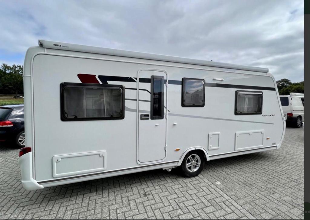 Eriba Nova 530 GL 2019 enkele bedden, Rondzit, Particulier, 6 tot 7 meter, Eriba