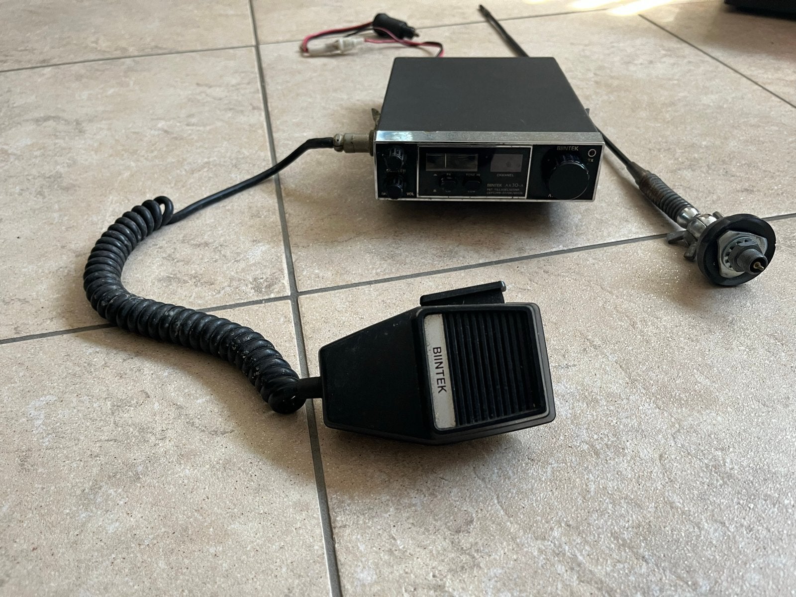 Bintek AX30-A CB 27mc Radio met Microfoon en Antenne, Telecommunicatie, Ophalen, Gebruikt, 15 km of meer, Portofoon of Walkie-talkie