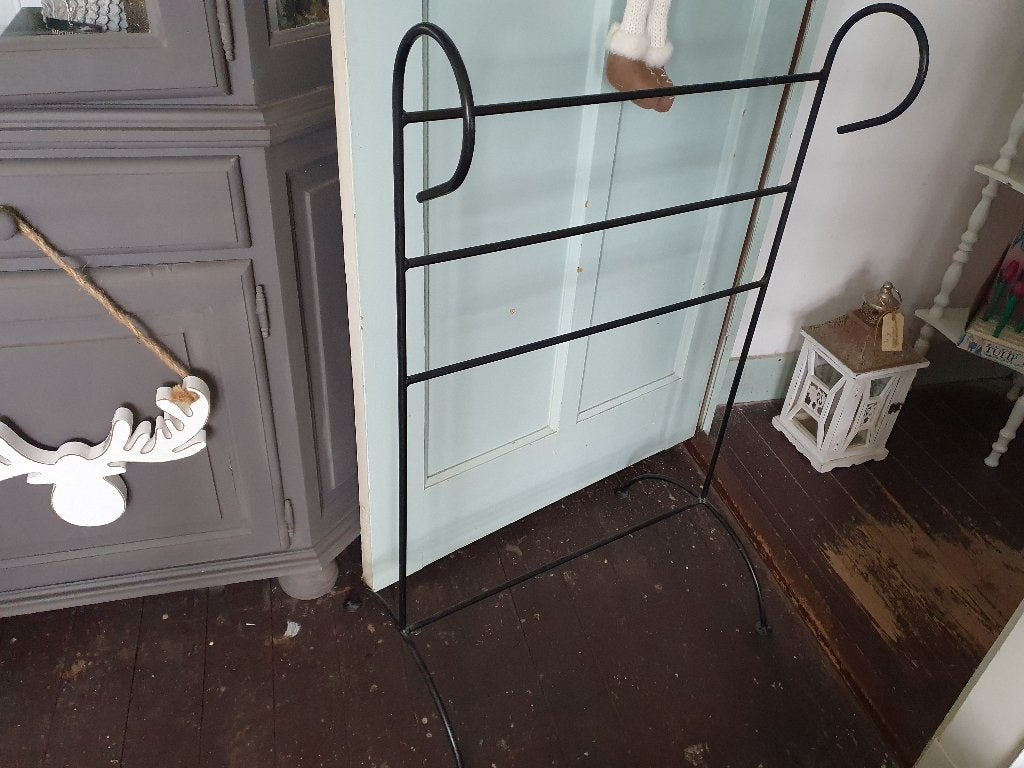 Brocante handdoekenrek zwart, Ophalen