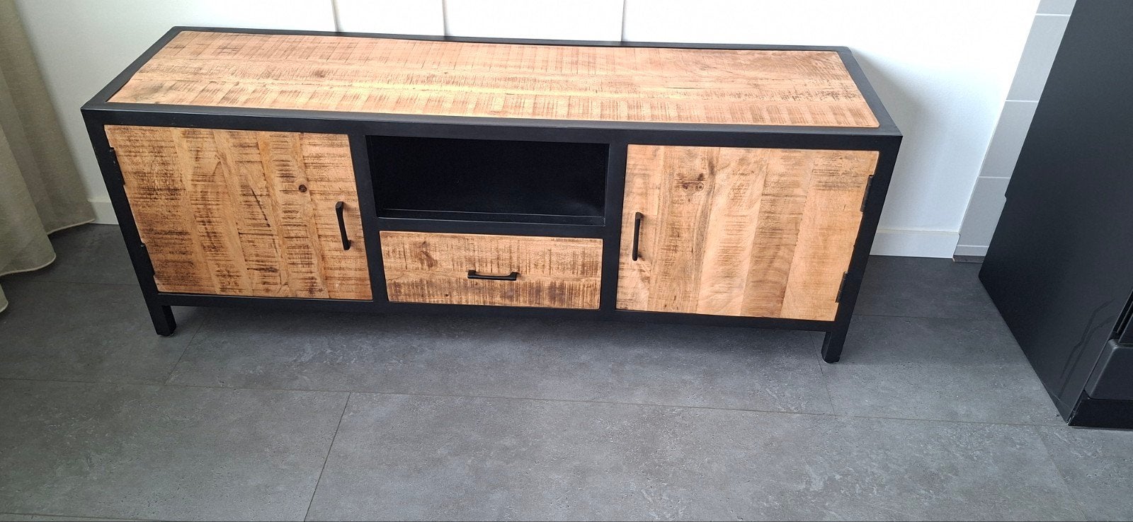 Mango Hout TV Kast 150x42x56 cm - Zo goed als nieuw, 100 tot 150 cm, Zo goed als nieuw, Minder dan 100 cm, 25 tot 50 cm