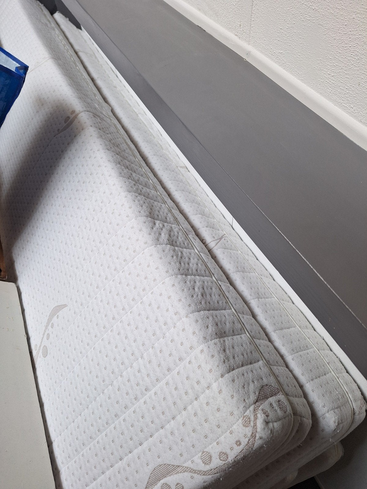 2 matrassen (90x210) met topper (180x210), Ophalen, 210 cm, Tweepersoons, Zo goed als nieuw