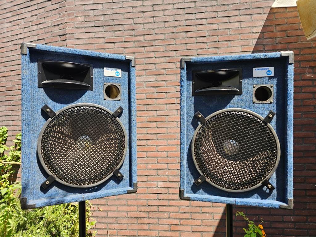 Vintage RCF compact 200 speakers met originele RCF drivers, Audio, Tv en Foto, Luidsprekers, Gebruikt, 120 watt of meer, Front, Rear of Stereo speakers