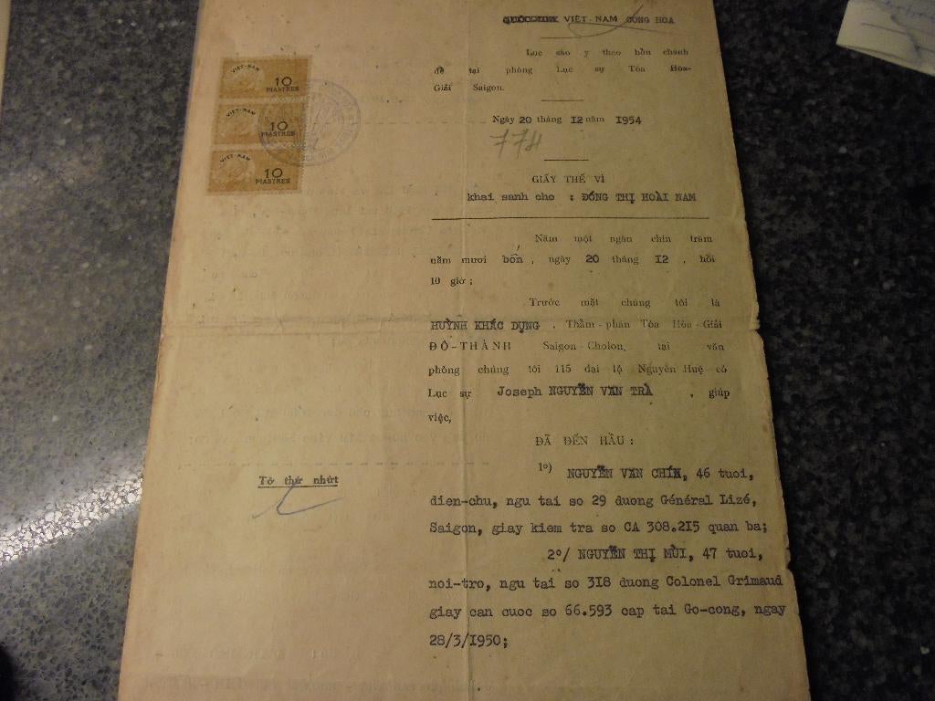 Vietnam. Geboorte certificaat met 3 oude con niem 10Piastres, Ophalen of Verzenden, Buitenland
