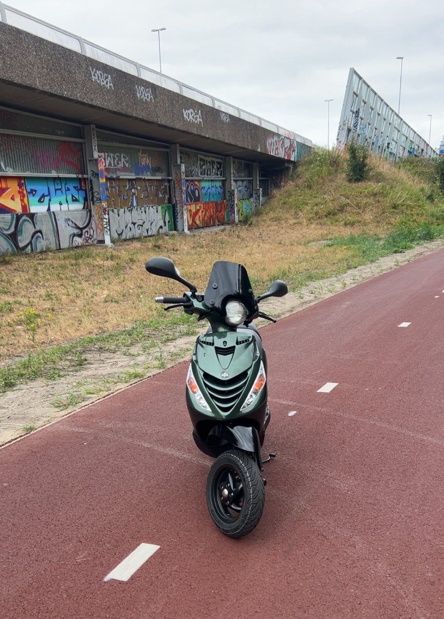 Zip sp 70cc 2t sp vork, Fietsen en Brommers, Scooters | Piaggio, Ophalen, Tweetakt, Maximaal 45 km/u, Zo goed als nieuw