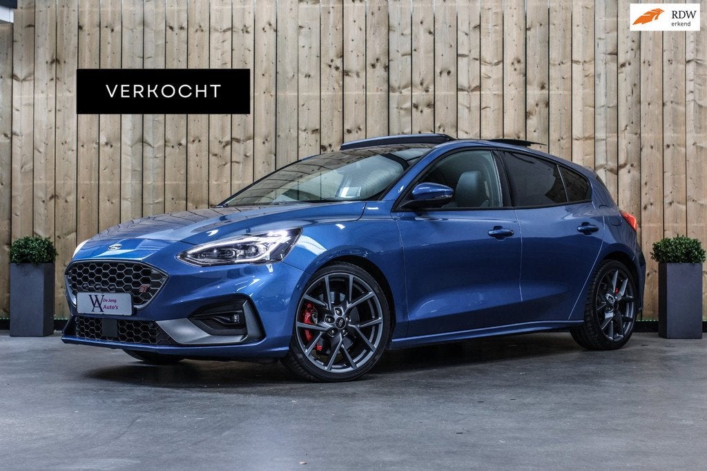 Ford Focus 2.3 EcoBoost ST-3 *Pano*Perf. Pack*B&O*Camera*Key, Gebruikt, 4 cilinders, Blauw, 1434 kg