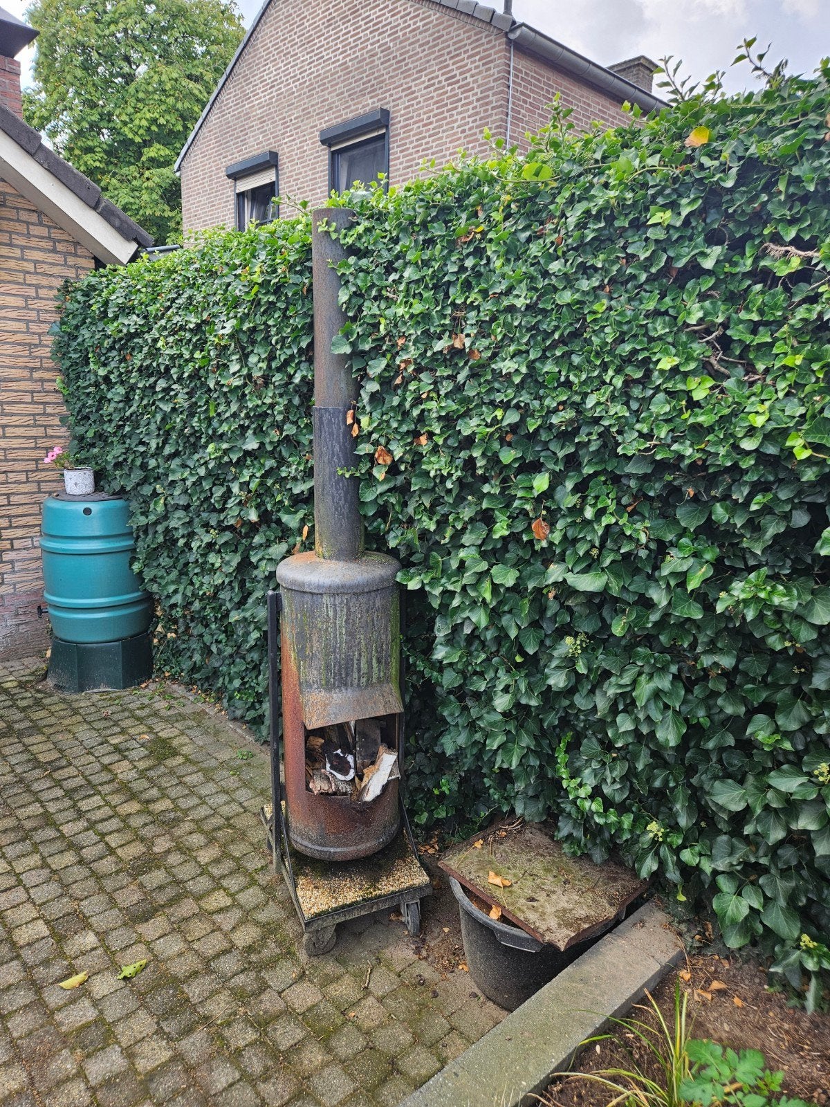 Robuuste vuurton met schoorsteen, Tuin en Terras, Ophalen, Gebruikt, Vuurton