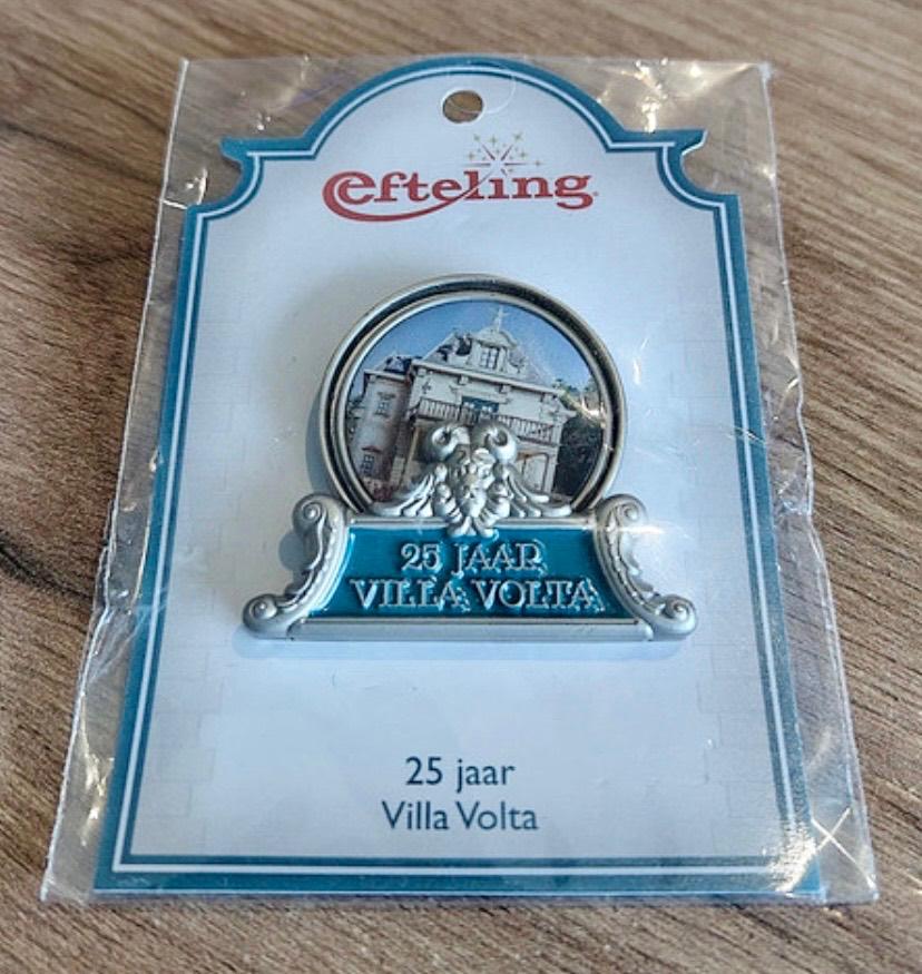 Efteling Pin, Villa Volta 25 jaar, Nieuw op Kaart, Uniek!!!, Ophalen of Verzenden, Nieuw, Speldje of Pin