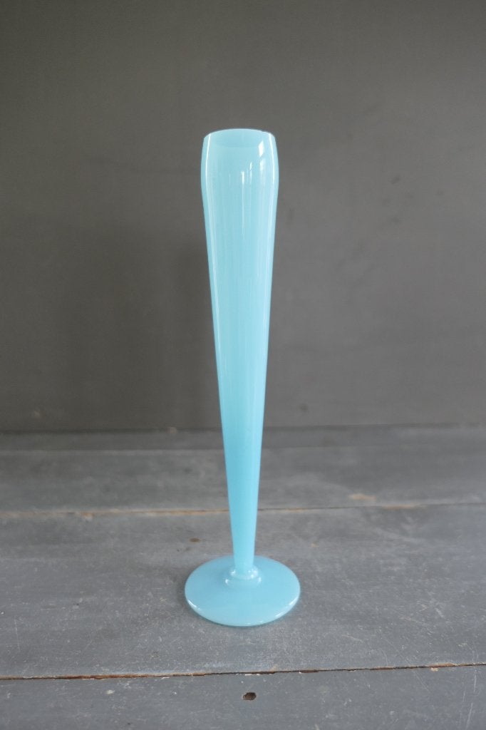 Antieke opaline vaas solifleur lichtblauw glas, Verzenden