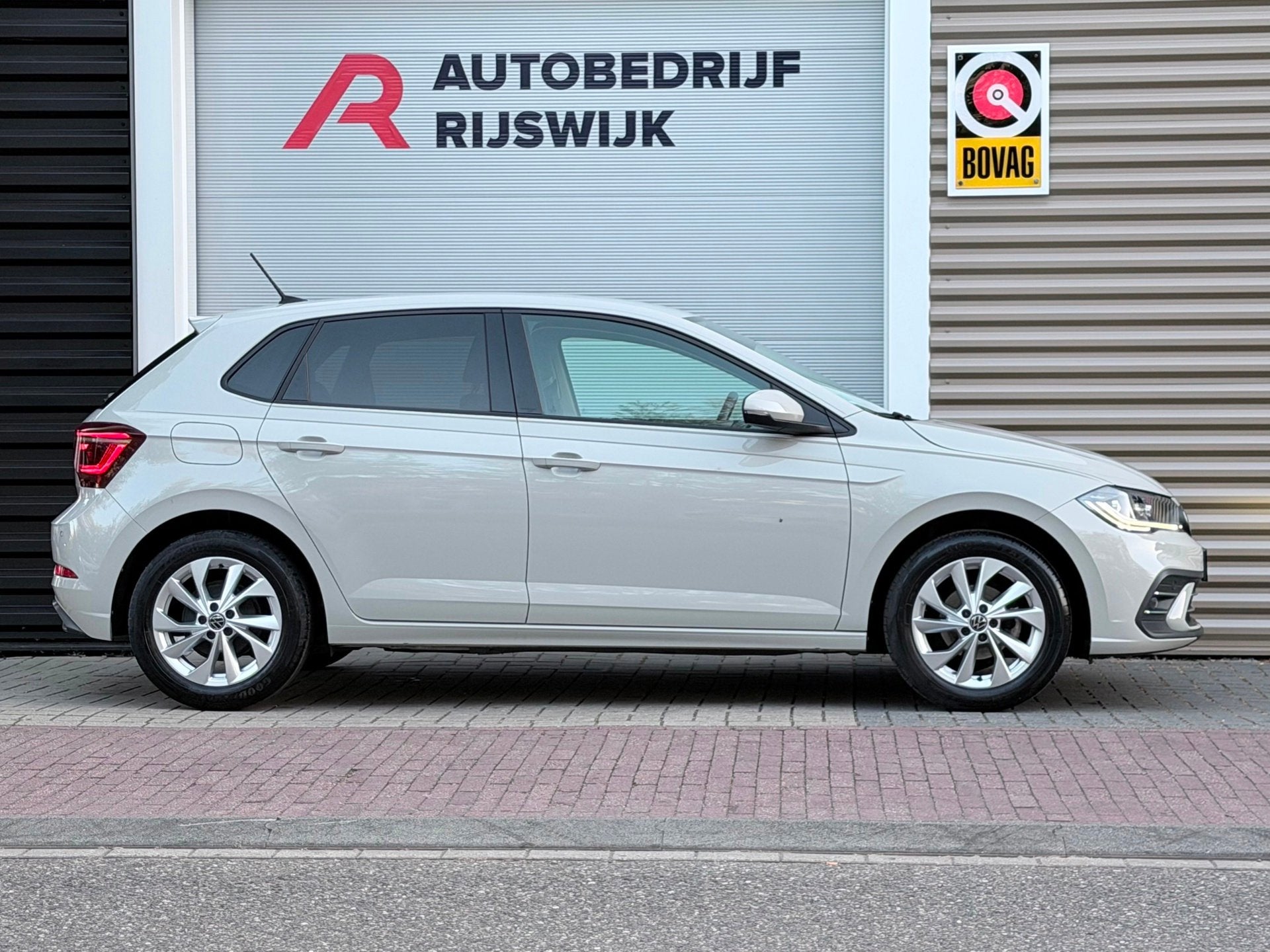 Foto 5 van Volkswagen Polo 1.0 TSI Style IQ.Light/Camera/AppleCar