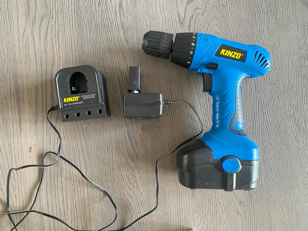 Kinzo boormachine met oplader - Gebruikt, Ophalen, Gebruikt, Minder dan 400 watt, Boormachine