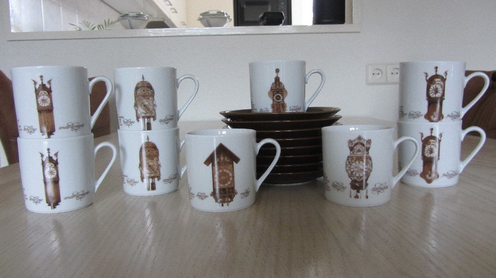 Kop en Schotels met afbeeldingen van klokken, Ophalen, Huis en Inrichting