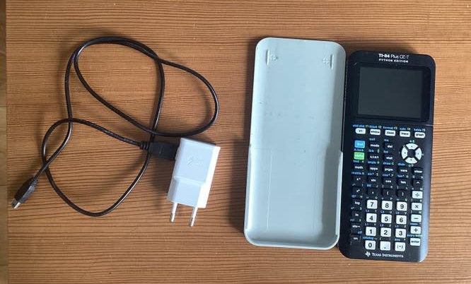 TI-84 Plus CE-T python edition, zgan, Ophalen of Verzenden, Grafische rekenmachine, Zo goed als nieuw