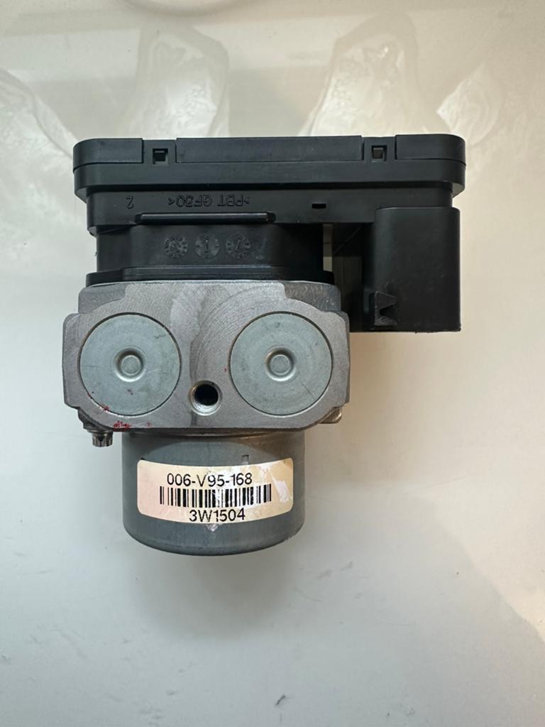 Originele Honda CRF1100 Africa Twin ABS Pomp / ABS Module, Ophalen, Zo goed als nieuw, Kabel of Snoer