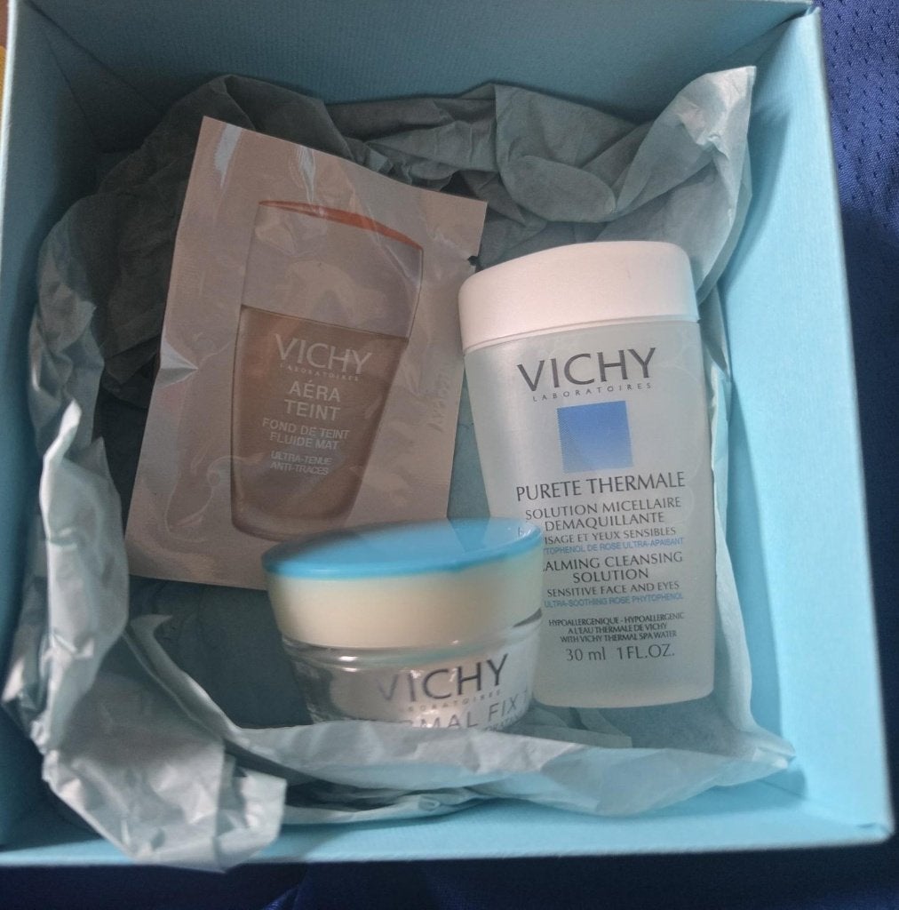 doosje vichy met 3 nieuwe kleine produkten, Ophalen of Verzenden, Nieuw, Gehele gezicht, Verzorging