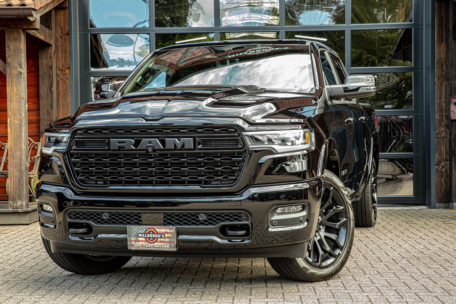 Dodge Ram 1500 Limited H/O Hurricane 540 PK BPM VRIJ Rambox,, Auto's, Dodge, Automaat, 4 stoelen, Zwart, Leder