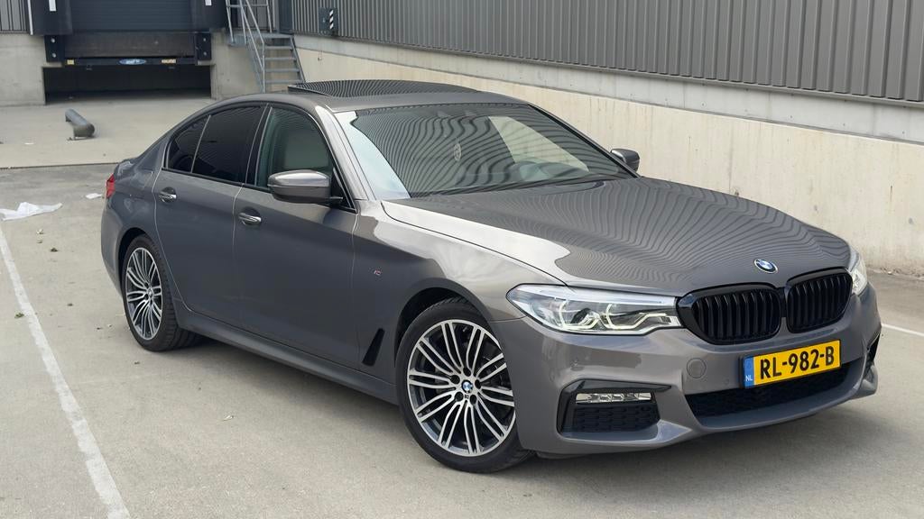 BMW 520i High Executive|M-Sport|184PK|2018|Individual, 1998 cc, Achterwielaandrijving, Euro 6, 2000 kg