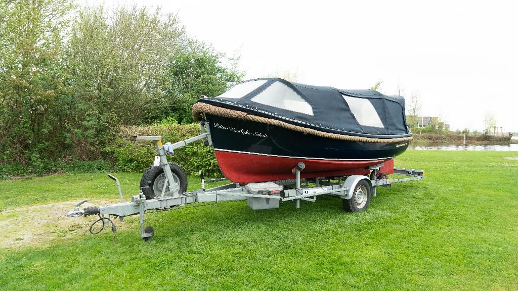 Zwartewatersloep 530 | 16pk | incl. trailer | 2004, Watersport en Boten, Sloepen, 16 pk, Binnenboordmotor, 1.00 - 1.50 meter, Diesel