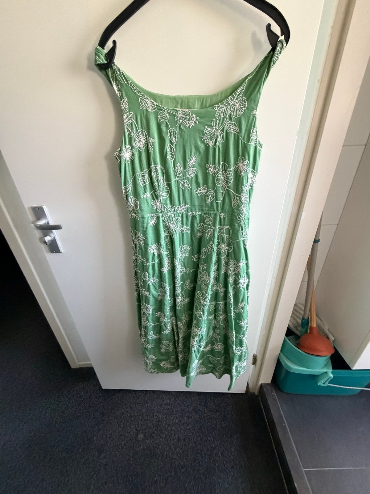 Laura Ashley lindengroene geborduurde jurk maat 40, Ophalen of Verzenden, Zo goed als nieuw, Maat 38/40 (M), Groen