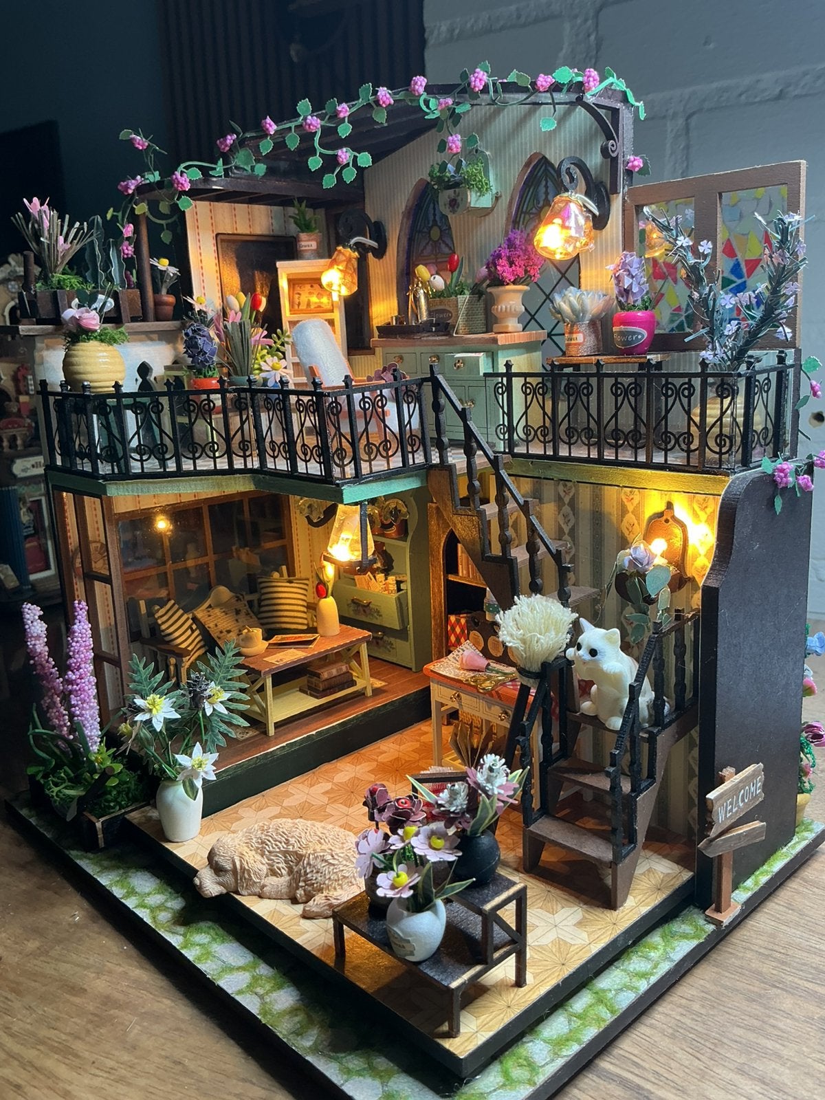 MINIATUUR HUISJE 3 D HOUTEN DARCY’S BLOEMENHUIS, Ophalen, Zo goed als nieuw