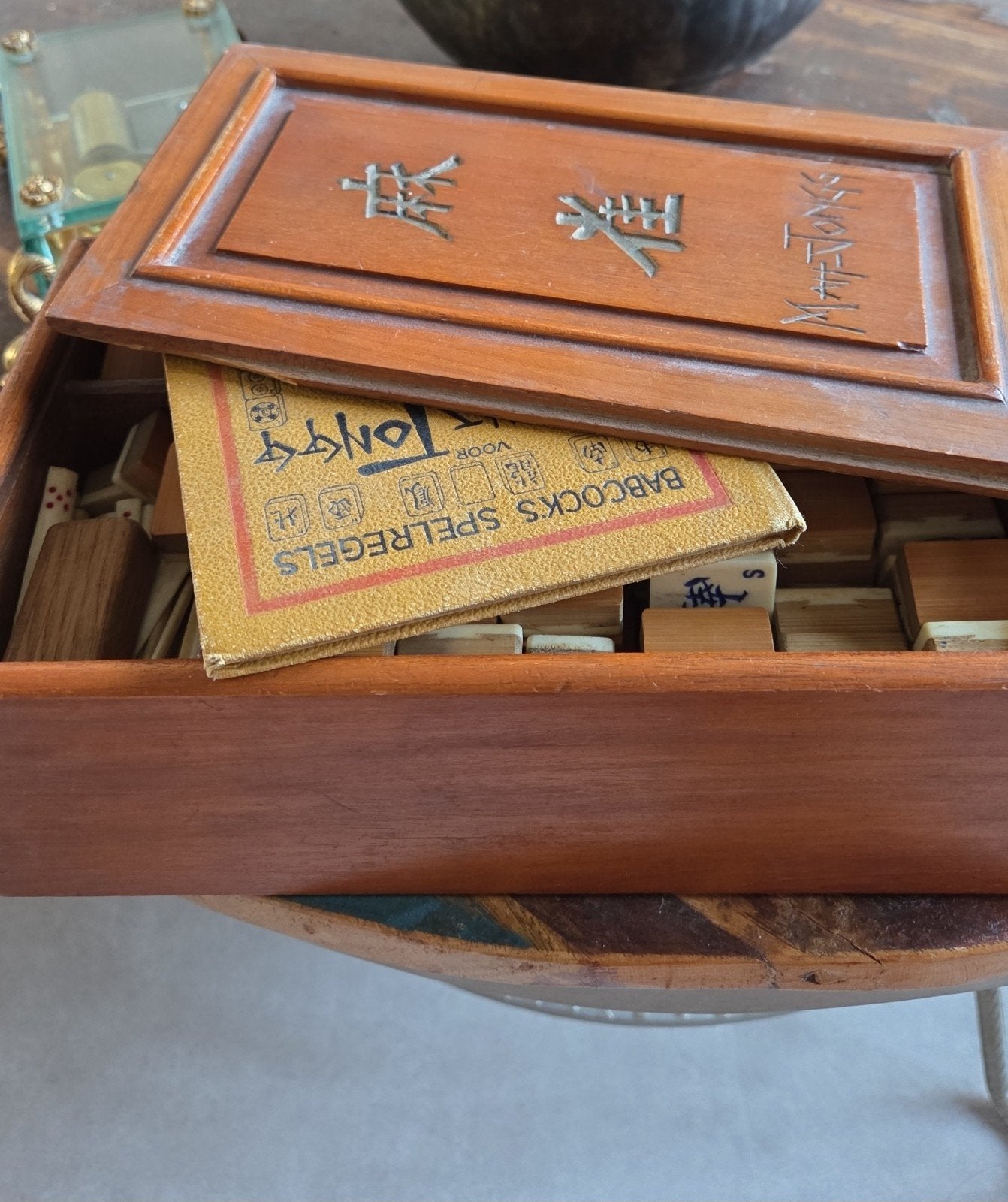 Vintage Mahjong Spel met Houten Kist en Bamboe Tegels, Drie of vier spelers, Ophalen of Verzenden, Gebruikt, The Continental Mah-Jongg Sales Co.