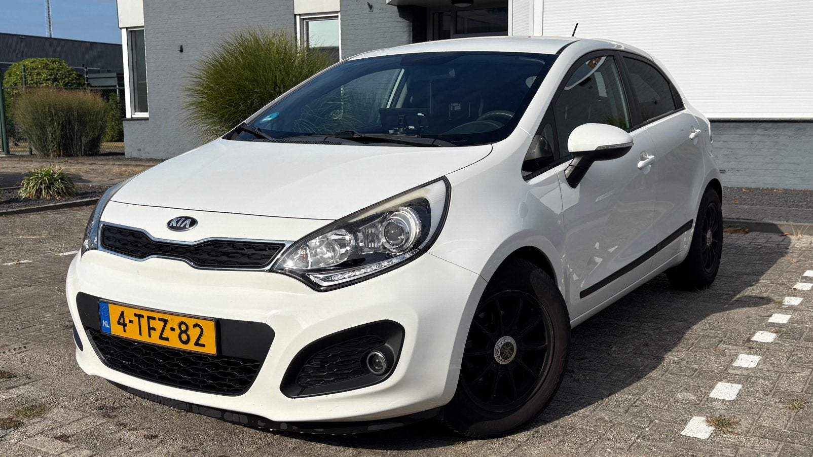 Kia Rio 1.2 CVVT Plus | 2014 | 116.000 km| CarPlay & Android, 1027 kg, 450 kg, 40 €/maand, 4 cilinders