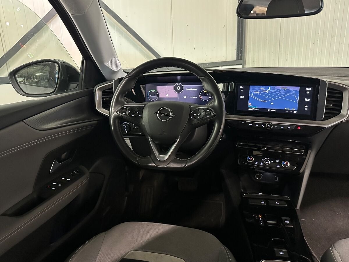 Opel Mokka-e Business Elegance 50kWh 3-Fase | SOH 89% | Navi, Auto's, Mokka-e, 1498 kg, SUV of Terreinwagen, Zilver of Grijs