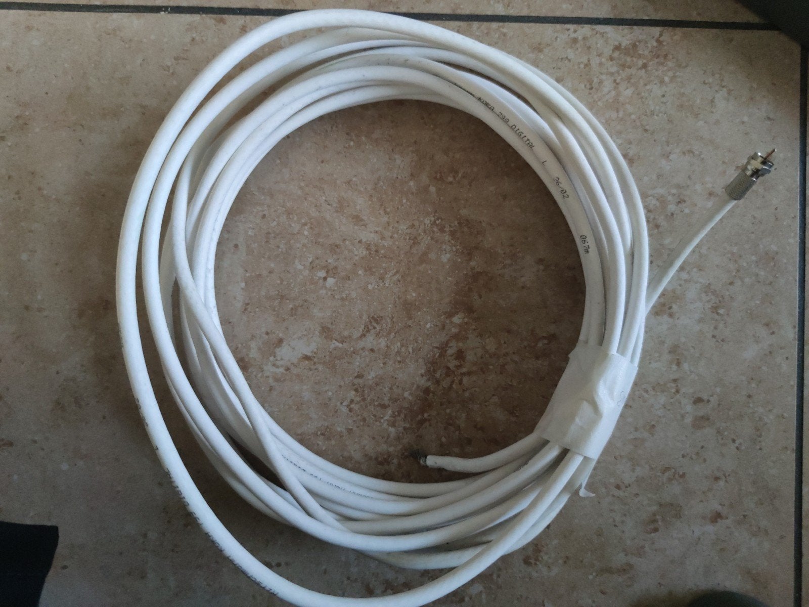 8m stevige coax kabel - Wit, Ophalen of Verzenden, Zo goed als nieuw, 5 tot 10 meter, Coaxiale kabel