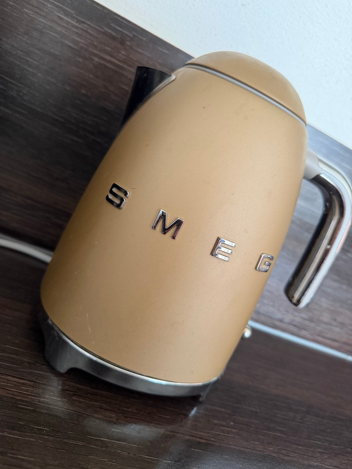 SMEG Waterkoker Mat Champagne, 1 tot 2 liter, Ophalen of Verzenden, Gebruikt, Rvs