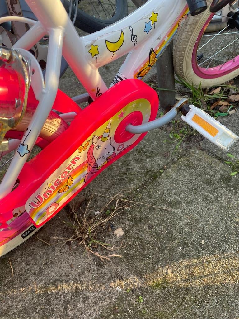 Meisjesfiets met zijwieltjes in Den Haag te koop, Fietsen en Brommers, Fietsen | Meisjes, Ophalen, Gebruikt, 14 inch of minder