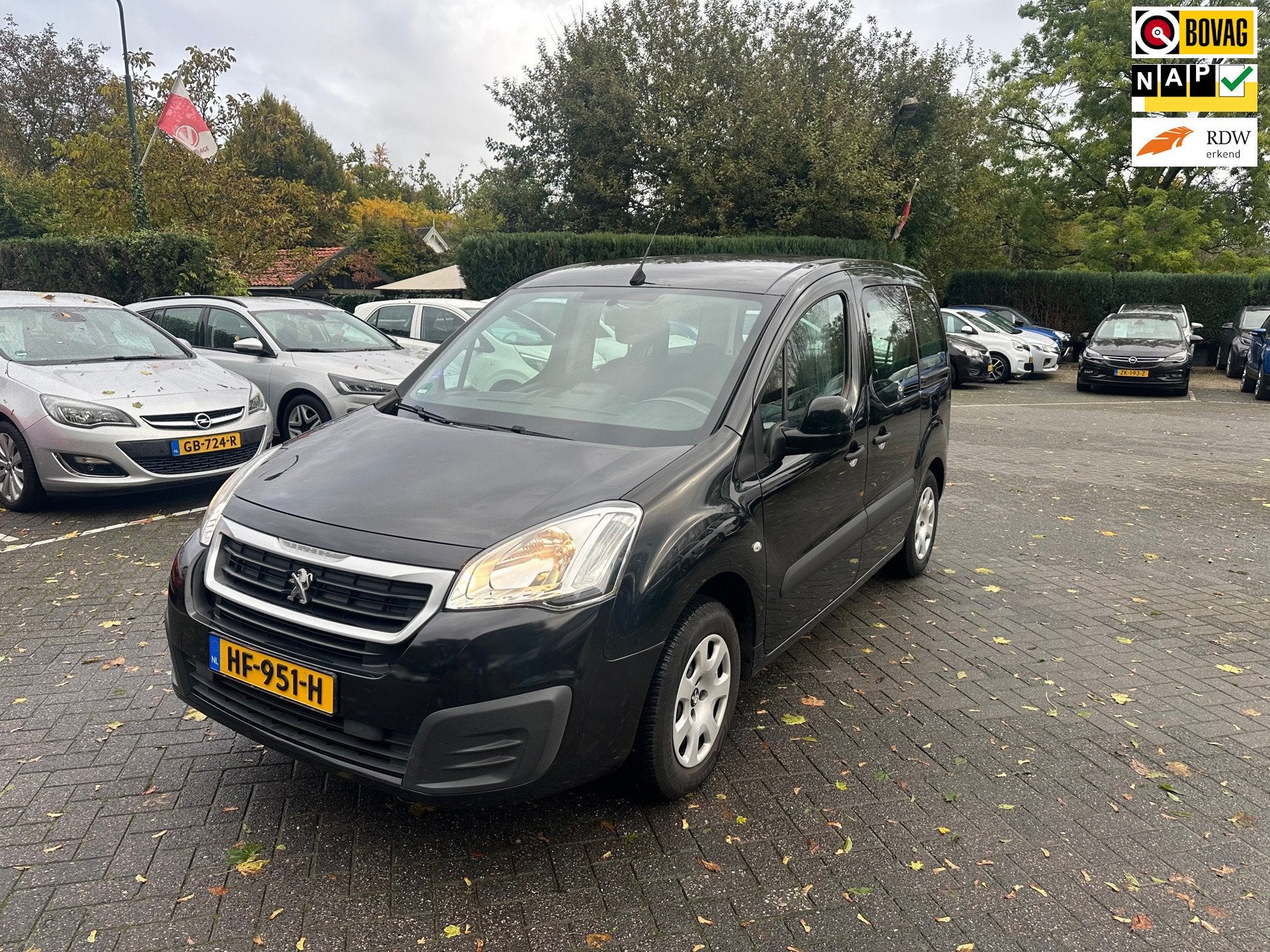 Peugeot Partner Tepee 1.6 VTi Active , navigatie , pdc , air, Auto's, Voorwielaandrijving, Dealer onderhouden, 15 km/l, Gebruikt