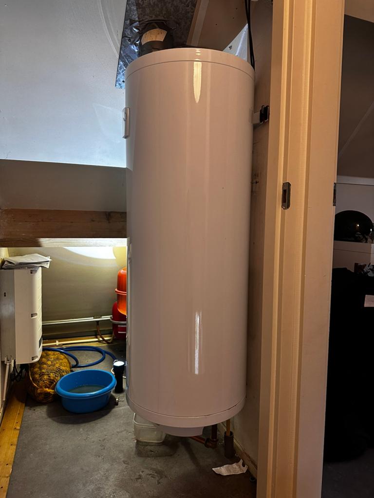 Bosch boiler 4000T 150 liter, Ophalen, 100 liter of meer, Boiler, Minder dan 3 jaar oud