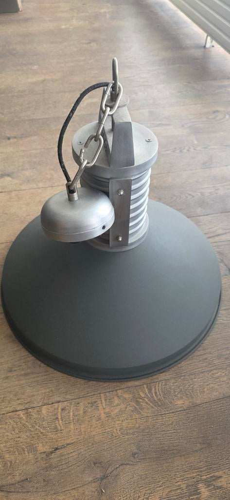 Industriële hanglamp grijs metaal, Huis en Inrichting, Lampen | Hanglampen, Ophalen, Gebruikt, Metaal, Minder dan 50 cm