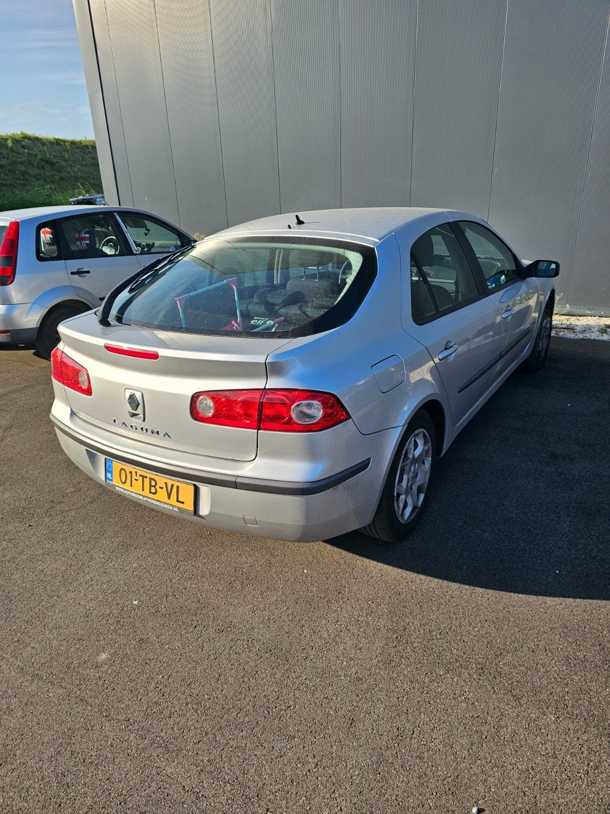 Renault Laguna 2.0 16V 98KW AUT E4 2006 Grijs, Stof, 4 cilinders, Origineel Nederlands, 650 kg