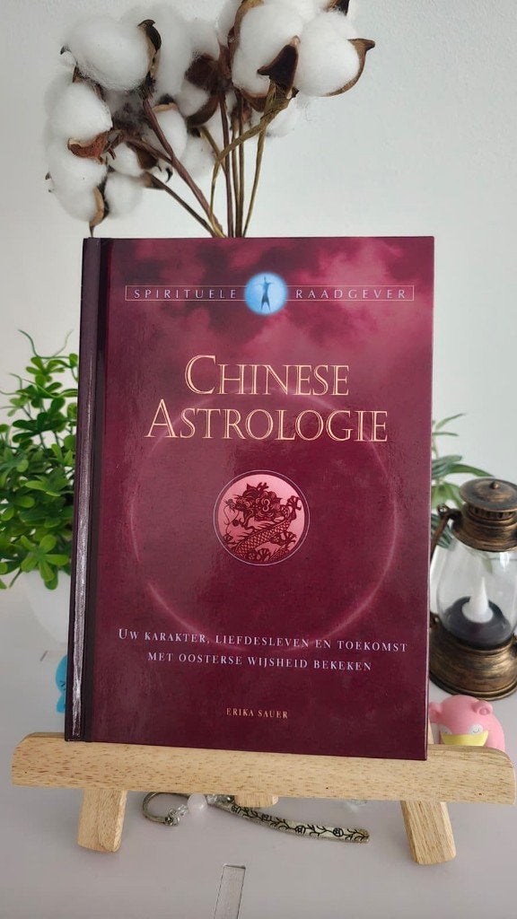 Chinese Astrologie - Erika Sauer (Hardcover), Achtergrond en Informatie, Astrologie, Ophalen of Verzenden, Zo goed als nieuw