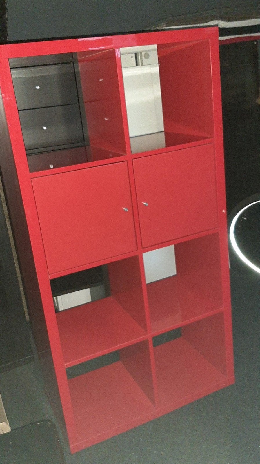 ikea kallax Vakkenkast  2x4 vakken met deurtjes, Huis en Inrichting, Kasten | Boekenkasten, Ophalen, Zo goed als nieuw