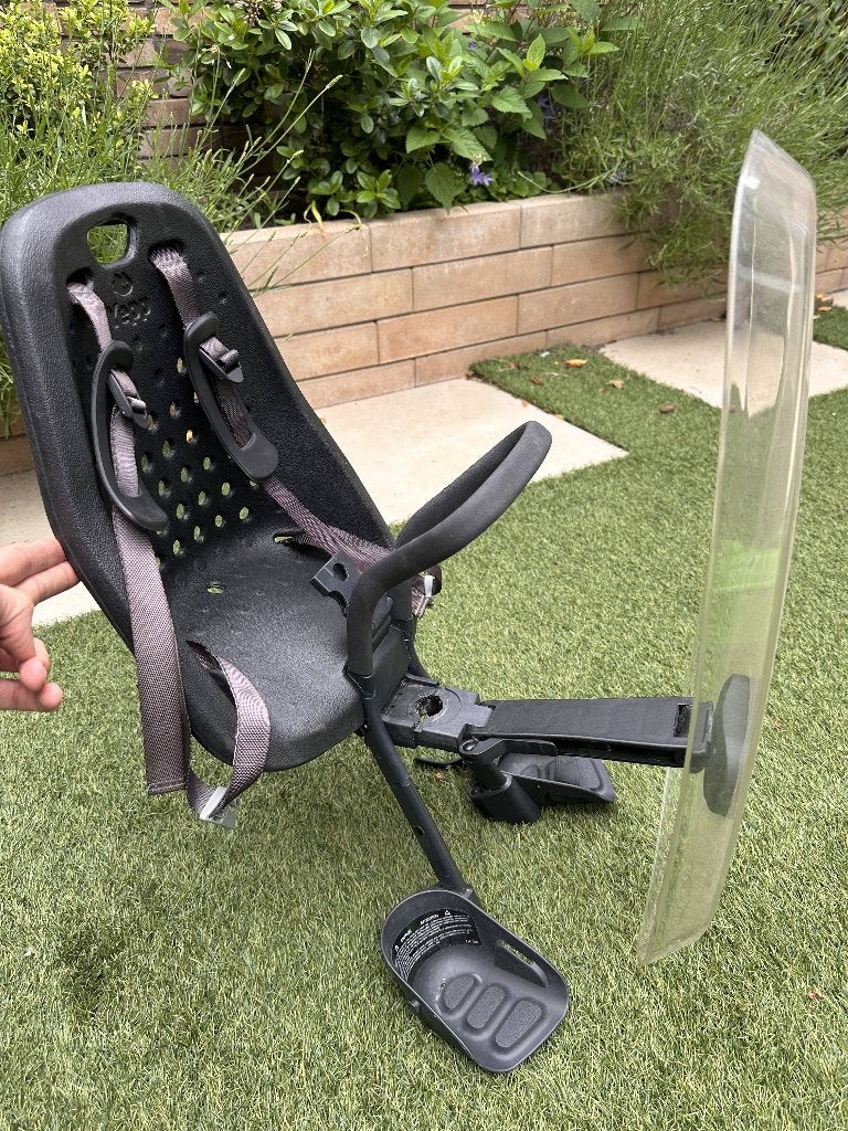 Thule Yepp Mini fietsstoeltje voorop + windscherm + adapter, Fietsen en Brommers, Fietsaccessoires | Fietsstoeltjes, Ophalen, 0 t/m 18 kg